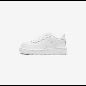 NIKE Force 1 LE